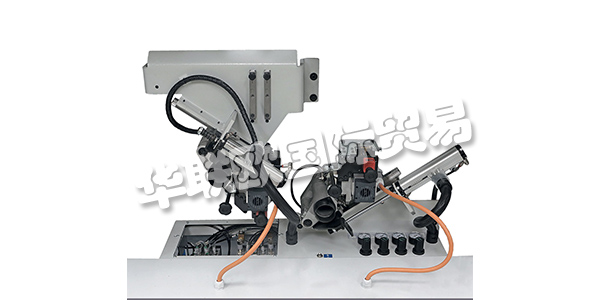 BIESSE自1969以來，一直為木工和大型家居、門窗和木質構筑件制造商提供技術支持。通過他們的機器，他們的客戶將他們的創意轉化為獨特的設計對象或標志性的系列產品。