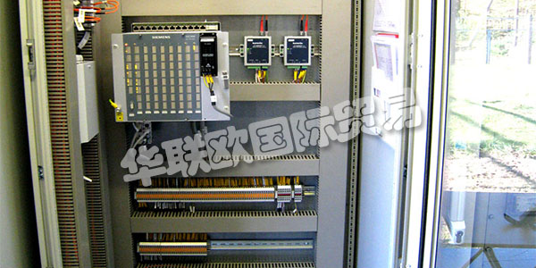 印度AMLOK主要產(chǎn)品：AMLOK水力調(diào)速器、閥門、傳感器、過濾器等。AMLOK代表兩位年輕董事總經(jīng)理Amit Lamba先生和Lokender Singh先生的名字，他們的愿景是為水電行業(yè)提供最優(yōu)質(zhì)的服務(wù)，并幫助新開發(fā)商提高他們在可再生能源領(lǐng)域的地位。