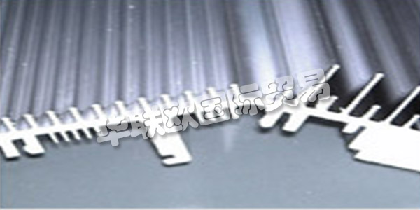 BENZ ALUSYSTEME在開發(fā)市場驅(qū)動和個性化解決方案方面，數(shù)十年的鋁加工經(jīng)驗，技術(shù)訣竅和創(chuàng)新思維使得Swabian Pleidelsheim的Benz AluSysteme成為鋁制零件的領(lǐng)先系統(tǒng)制造商。無論您是委托他們?yōu)槟捻椖块_發(fā)鋁制拉伸型材，還是正在尋找鋁型材的合作伙伴，他們都將竭誠為您提供鋁加工的各個方面的幫助和建議。在他們的產(chǎn)品線輪廓線 他們?yōu)橄到y(tǒng)開發(fā)鋁。對于他們稱職的團(tuán)隊客戶滿意度，產(chǎn)品質(zhì)量，工藝流程和經(jīng)濟(jì)思想處于最前沿。他們對您的建議，解決方案建議，個人發(fā)展以及您的結(jié)果感到滿意。