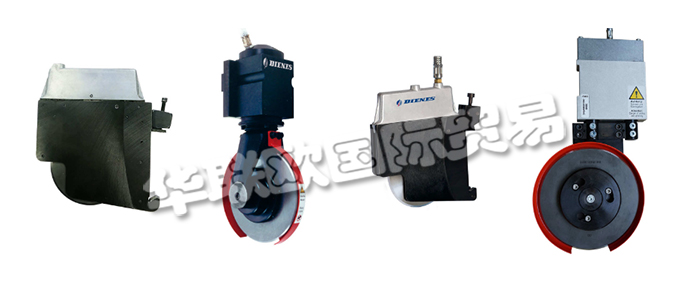 DIENES的客戶可以使用DIENES刀架獲得最好的結(jié)果。即以卓越的品質(zhì)和領(lǐng)先的自動分切技術(shù)制造商的密集創(chuàng)新開發(fā)工作。剪切,劃痕/擠壓剪切,剃須刀切割刀架或熱切割刀架,Premium,Elite或Ultimate系列,均以超精確的刀引導和較長的使用壽命給人留下深刻的印象,并在日常使用中始終保持牢固的抓地力。此外,他們幾乎所有的刀架都可以集成到DIENES分切系統(tǒng)中,例如趨勢設(shè)定的SIMU-FLASH自動同步定位系統(tǒng),或者在具有手動控制功能的高精度定位輔助器中。