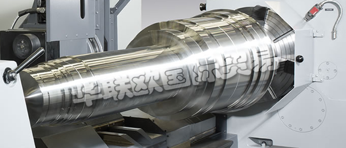 HERKULES車床是集100多年的機床制造經(jīng)驗、可靠性及應(yīng)用考量與最先進技術(shù)相結(jié)合的結(jié)果。HERKULES提供各種加工直徑和重量的重型車床，可完成工件直徑從幾厘米，重量幾公斤到直徑3米，重量400噸的加工任務(wù)。HERKULES可提供各種范圍的輥環(huán)高精度車削和修磨的解決方案。